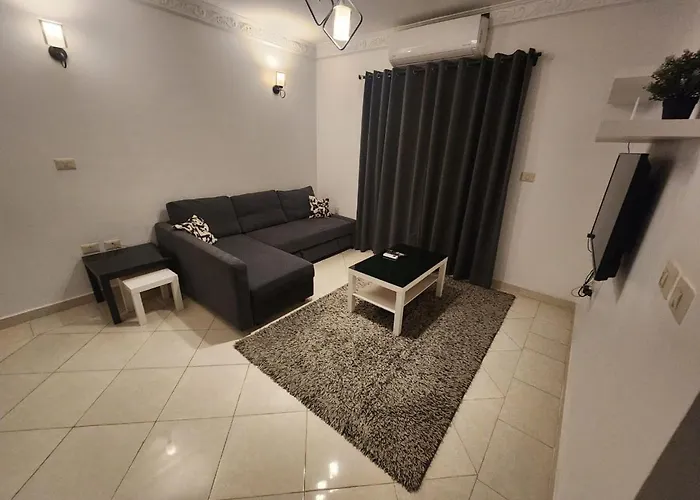 Stylish And Modern Apartment Close To The Airport