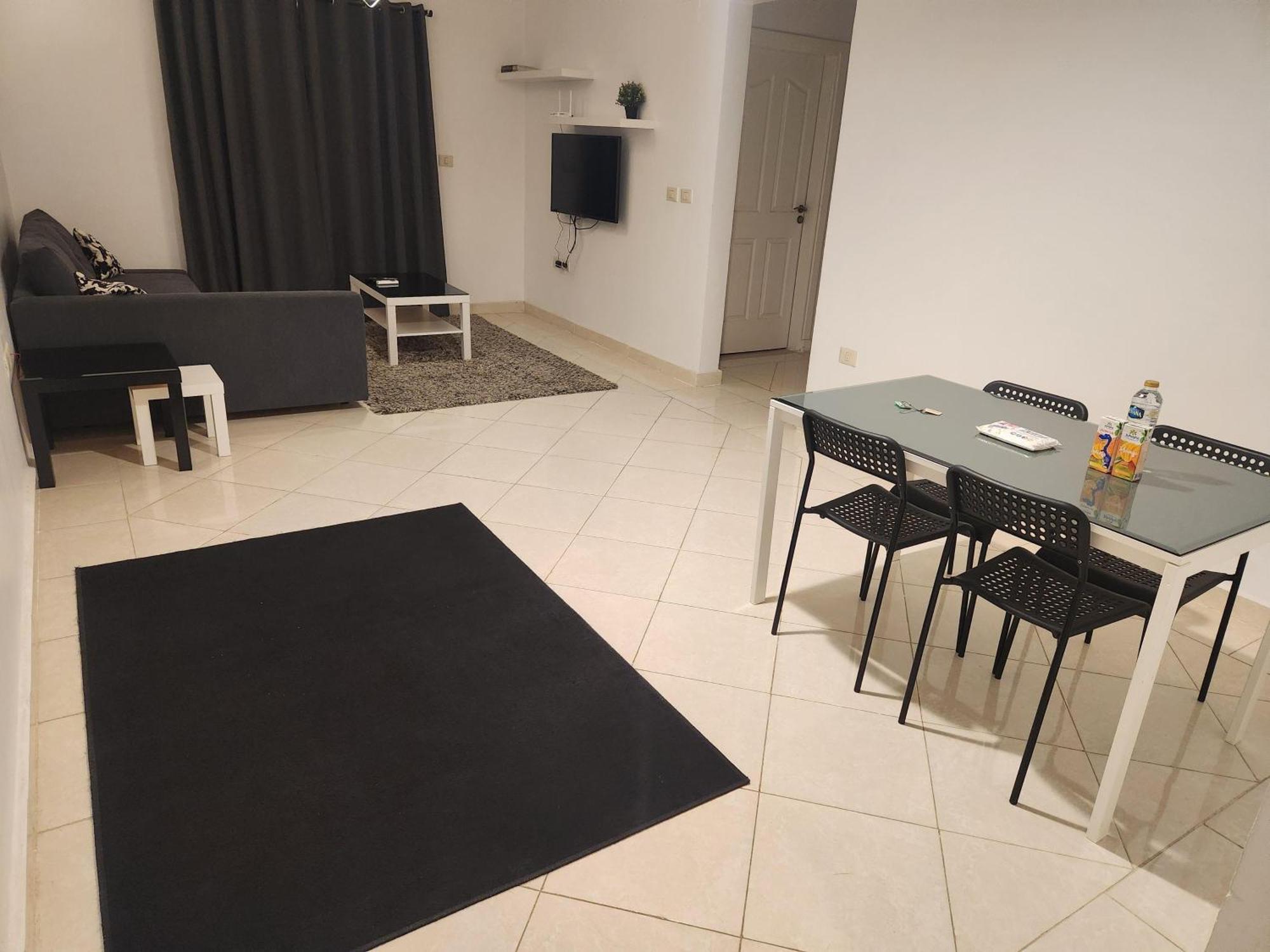 Stylish And Modern Close To The Airport *