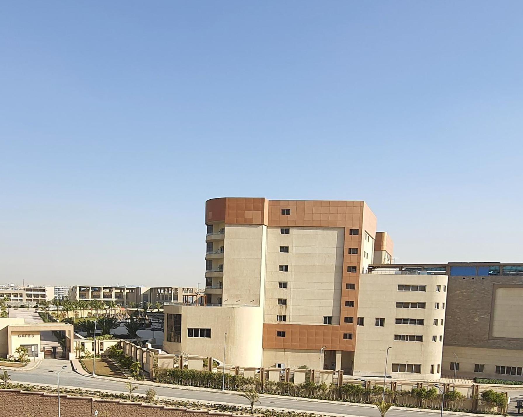 Апартаменты Stylish And Modern Close To The Airport