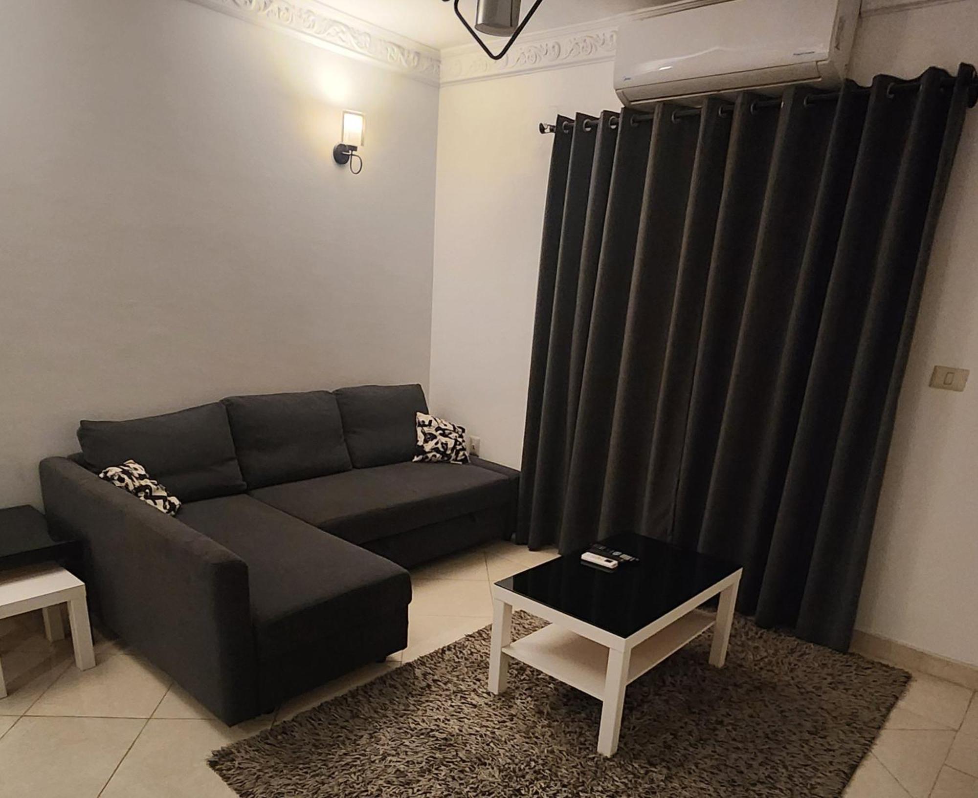 Stylish And Modern Close To The Airport Apartament *